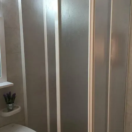 Cathedral House Apartman *